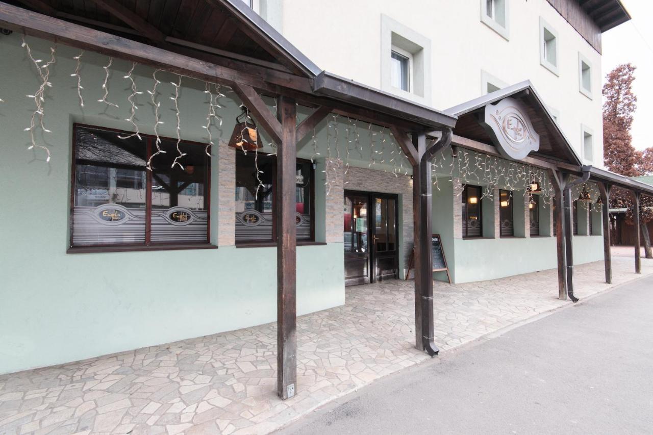 Casa De Piatra Bistro Otel Kaloşvar Dış mekan fotoğraf